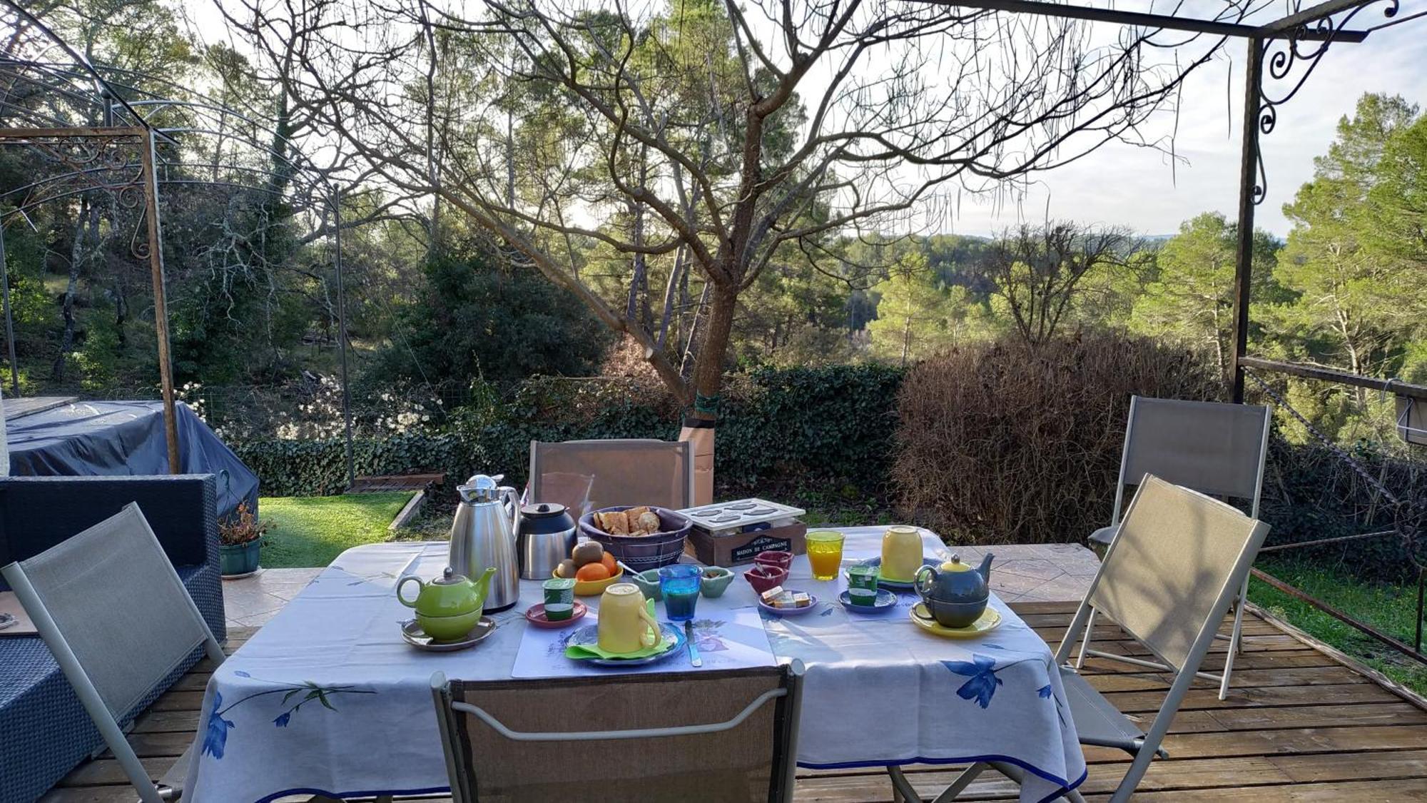 La Pinede De Manon Bed & Breakfast Barjols Exterior photo